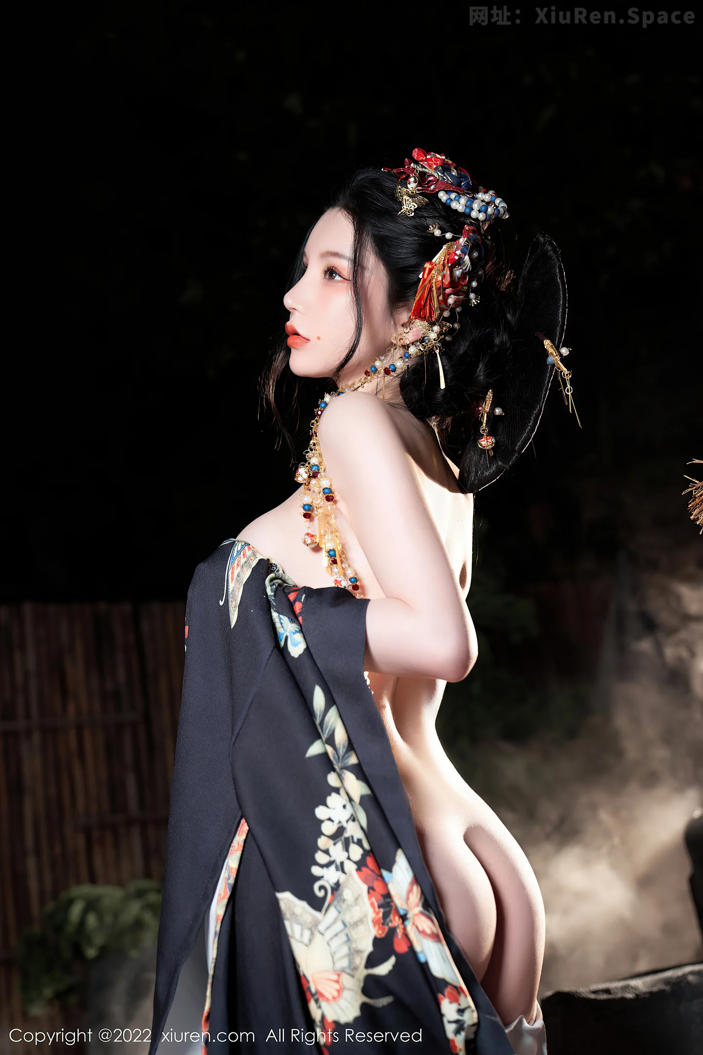 图片[5]-[XiuRen秀人网] VOL.5537 女神周于希Sally宽衣解带主题日系风脱和服露翘臀美腿诱惑写真80P-秀人网官方网站